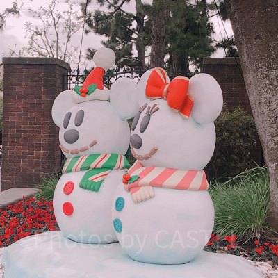 ディズニーのクリスマスイベントキャラクターのスノースノー