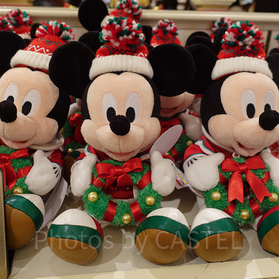 ディズニークリスマスグッズ2022：ぬいぐるみ（ミッキー）