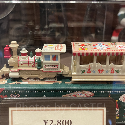 ディズニークリスマスグッズ2023：ディズニー・ビークル・コレクション〈トミカ〉セット 2023年11月07日(火)発売