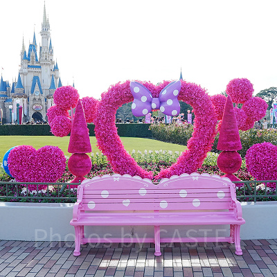 ディズニー・パルパルーザ “ミニーのファンダーランド”のデコレーション（シンデレラ城前プラザ）