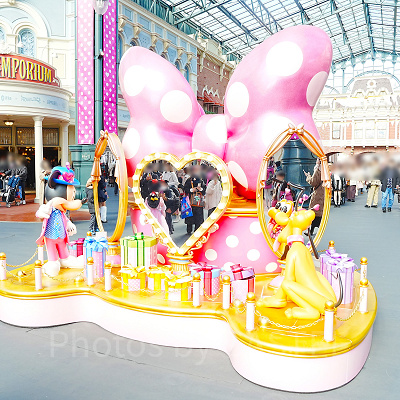 ディズニー・パルパルーザ “ミニーのファンダーランド”のデコレーション（メインエントランス）