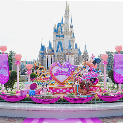 ディズニー・パルパルーザ “ミニーのファンダーランド”のデコレーション（シンデレラ城前プラザ）