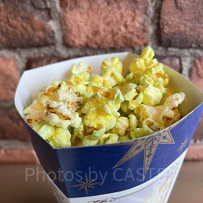 ディズニーのポップコーン：抹茶ホワイトチョコ味