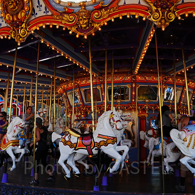 カリフォルニアアナハイムディズニーのアトラクション：キングアーサーカルーセル