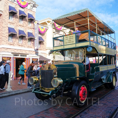 カリフォルニアアナハイムディズニーのアトラクション：メインストリート・ビークル