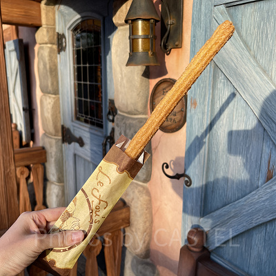 ディズニーランド食べ歩き：ル・フウズ・チュロス（アップルキャラメル）