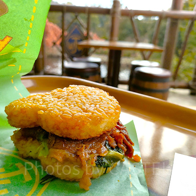 ディズニーランド食べ歩き:おにぎりサンド