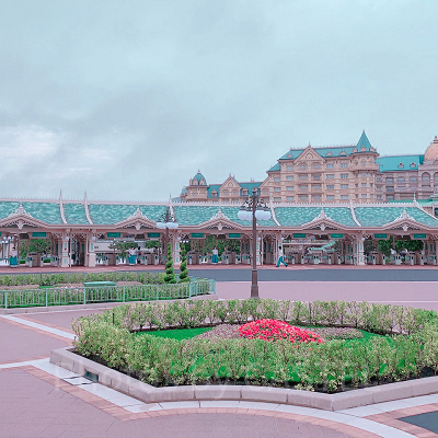 ディズニーランドのエントランス