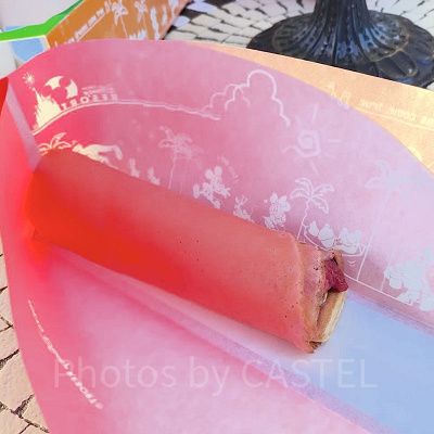 ディズニーランド食べ物:ストロベリーとピスタチオクリームのクレープ