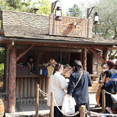 ディズニーランド5月混雑状況レポート：フロンティア・ウッドクラフト