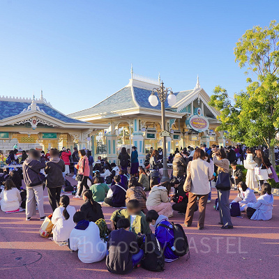 ディズニーランドの開園待ち列
