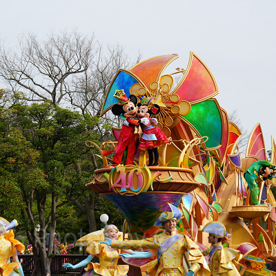 ディズニーランドのパレード