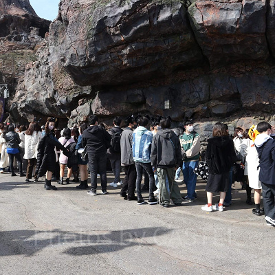 ディズニーシー3月混雑状況レポート：センター・オブ・ジ・アースの待ち列（10:00頃）