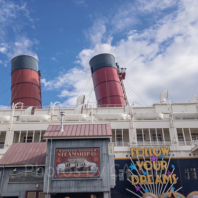 ドックサイドステージ