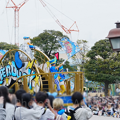 王冠とマントをつけたドナルド（クワッキーセレブレーション★ドナルド・ザ・レジェンド）