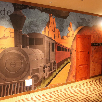 エレベーターホールの壁紙も必見！