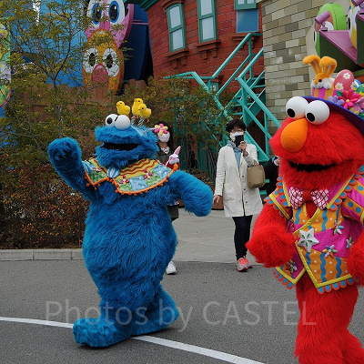 USJのイースター／エルモとクッキーモンスター