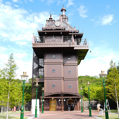 ジブリパークのエレベーター塔