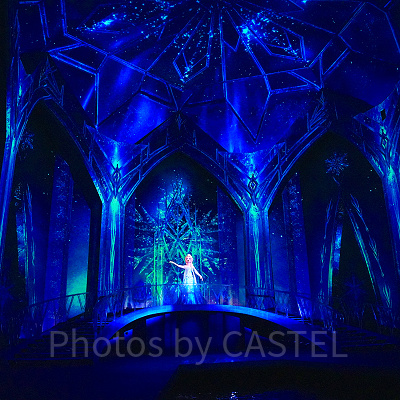 Let It Goを歌うエルサ〔アナとエルサのフローズンジャーニー〕