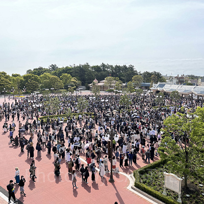 ディズニーランドのエントランスの様子
