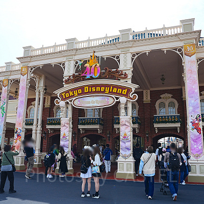 ワールドバザールの入口| キャステル | CASTEL ディズニー情報