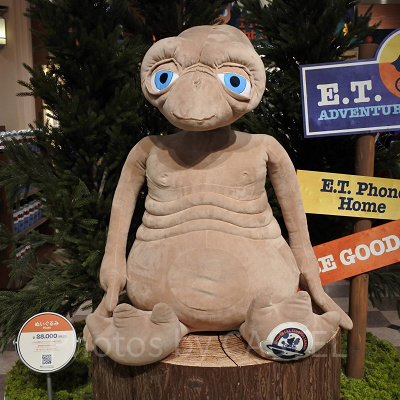 E.T.の特大ぬいぐるみ