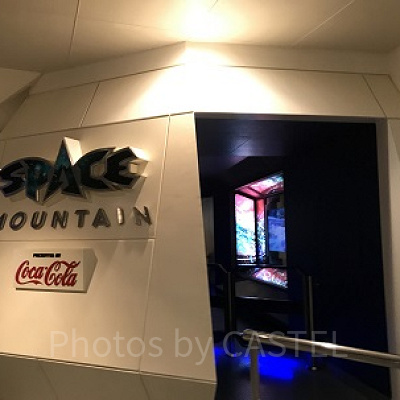 長い待ち時間でも宇宙空間を感じられて退屈しないですね。