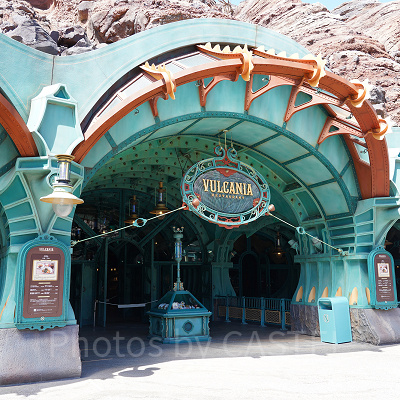 ヴォルケイニア・レストランの外観