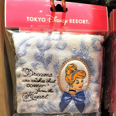 レース模様がフェミニン