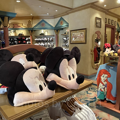 フィガロズ・クロージアー　店内グッズ