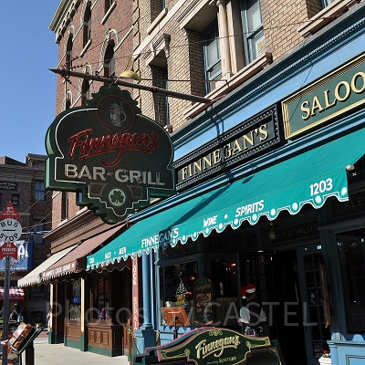 フィネガンズバー＆グリル外観