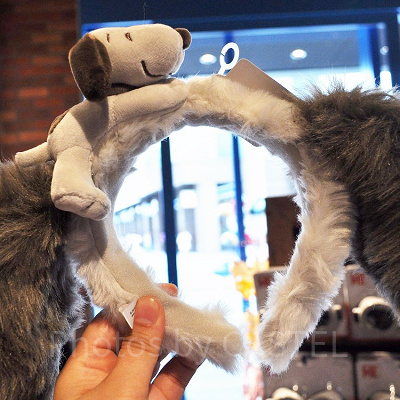 ふわふわスヌーピーカチューシャ（ぬいぐるみ付き）：2,400円