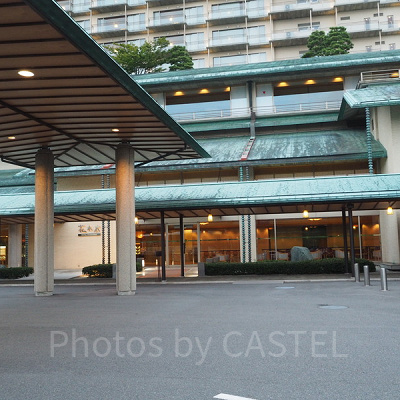 「ホテル花水木」正面