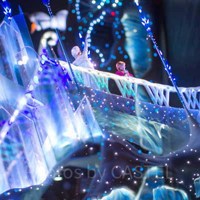 アナと雪の女王フロート（多重露光）