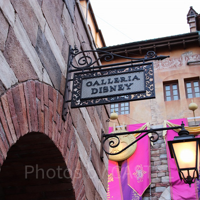 ガッレ―リア・ディズニーの看板