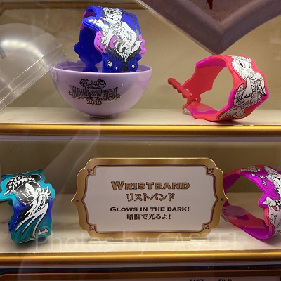 光るリストバンド