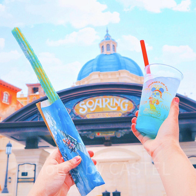 グッズとフードメニューがかわいい