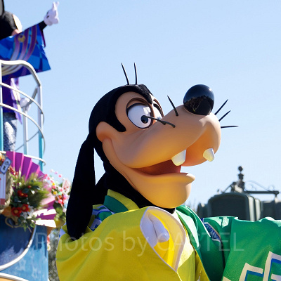 「お正月ディズニー」のグーフィー