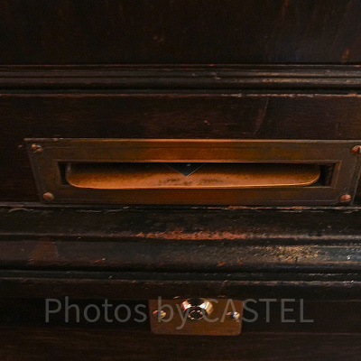 グランマの占い（トランプ占い）のカードの取出口