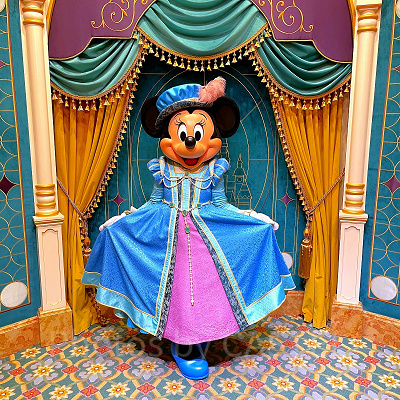 上海ディズニーランドのグリーティング：ロイヤルバンケットホールのミニー