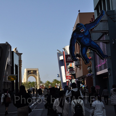 ユニバーサルシティを歩くゲスト