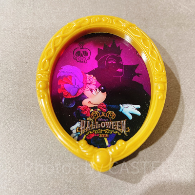 2016年のハロウィーン限定の色がレインボーに変わるカプセルトイ