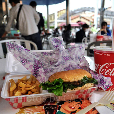 メルズドライブインのハンバーガー