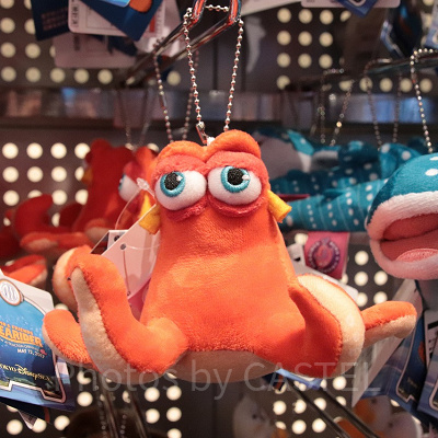 ハンクのぬいぐるみバッジ