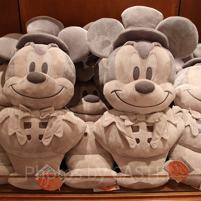 ホーンテッドマンションの胸像風ミッキーのクッション