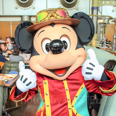 ミッキーの服装どこかで見たことは･･･？