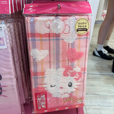 キティのフェイスタオル