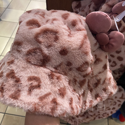ハローキティのヒョウ柄ふわふわバケットハット