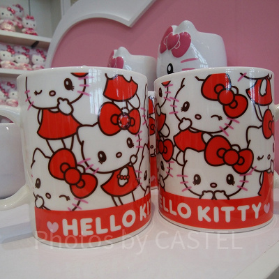 ハローキティの総柄マグカップ