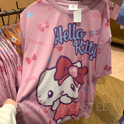 ハローキティのリボン柄Tシャツ